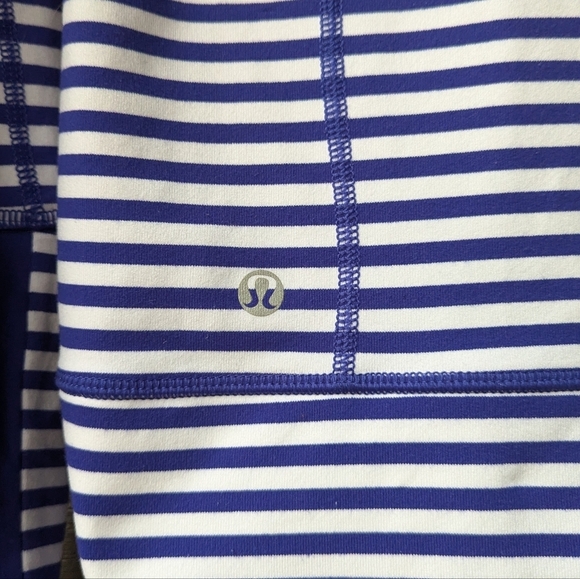 Lululemon In Stride Jacket Pigment Blue White Narrow Bold Stripe Size 6 - Picture 7 of 9